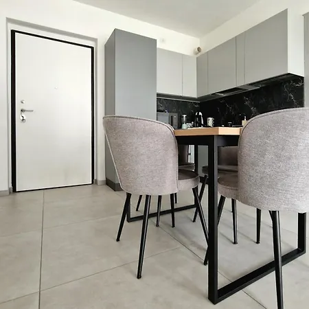 Apartamento Rho8 *